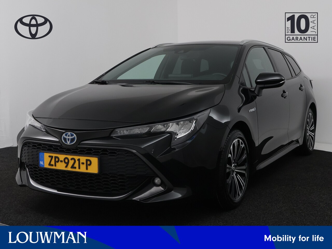Toyota Corolla Touring Sports - 2.0 Hybrid First Edition | Navigatie | Trekhaak | - AutoWereld.nl
