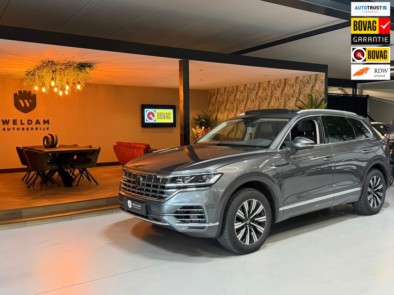 Volkswagen Touareg - 3.0 TSi eHybrid 4MOTION 381PK Elegance BOVAG Garantie BTW Pano Memory LED ACC Lane Full Ri - AutoWereld.nl