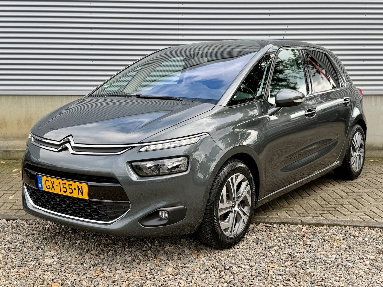 Citroën C4 Picasso - 1.2 131pk Intensive [ fm navi,camera,cruise,lmv,trekhaak ] - AutoWereld.nl