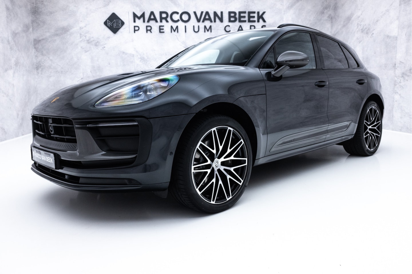 Porsche Macan - 2.0 T | Pano | SportDesign | Bose | Luchtvering | E-Trekhaak - AutoWereld.nl