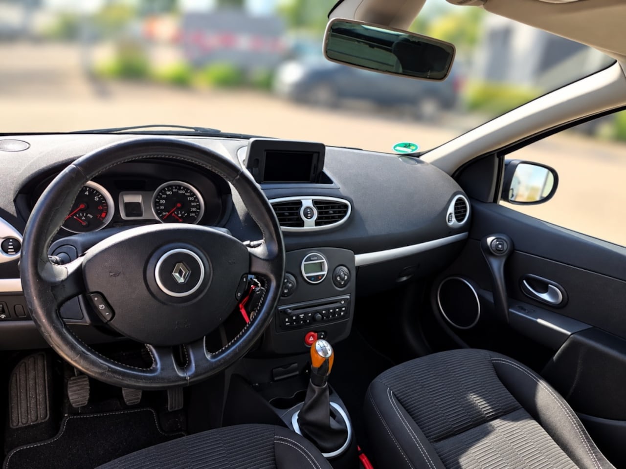 Renault Clio Estate - 1.2 TCE Dynamique | Airco | Parkeer sensoren | Cruise controle | Navigatie systeem | Iso f - AutoWereld.nl
