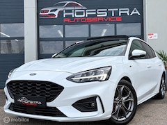 Ford Focus - 1.0 EcoBoost ST Line Automaat Pano Camera Winterpack