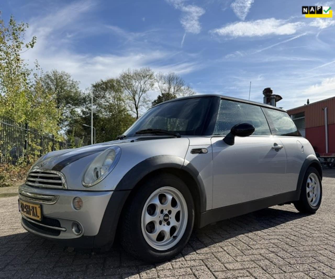 MINI 3-Deurs - 1.6 Cooper/NAP/Airco/Half Leder - AutoWereld.nl