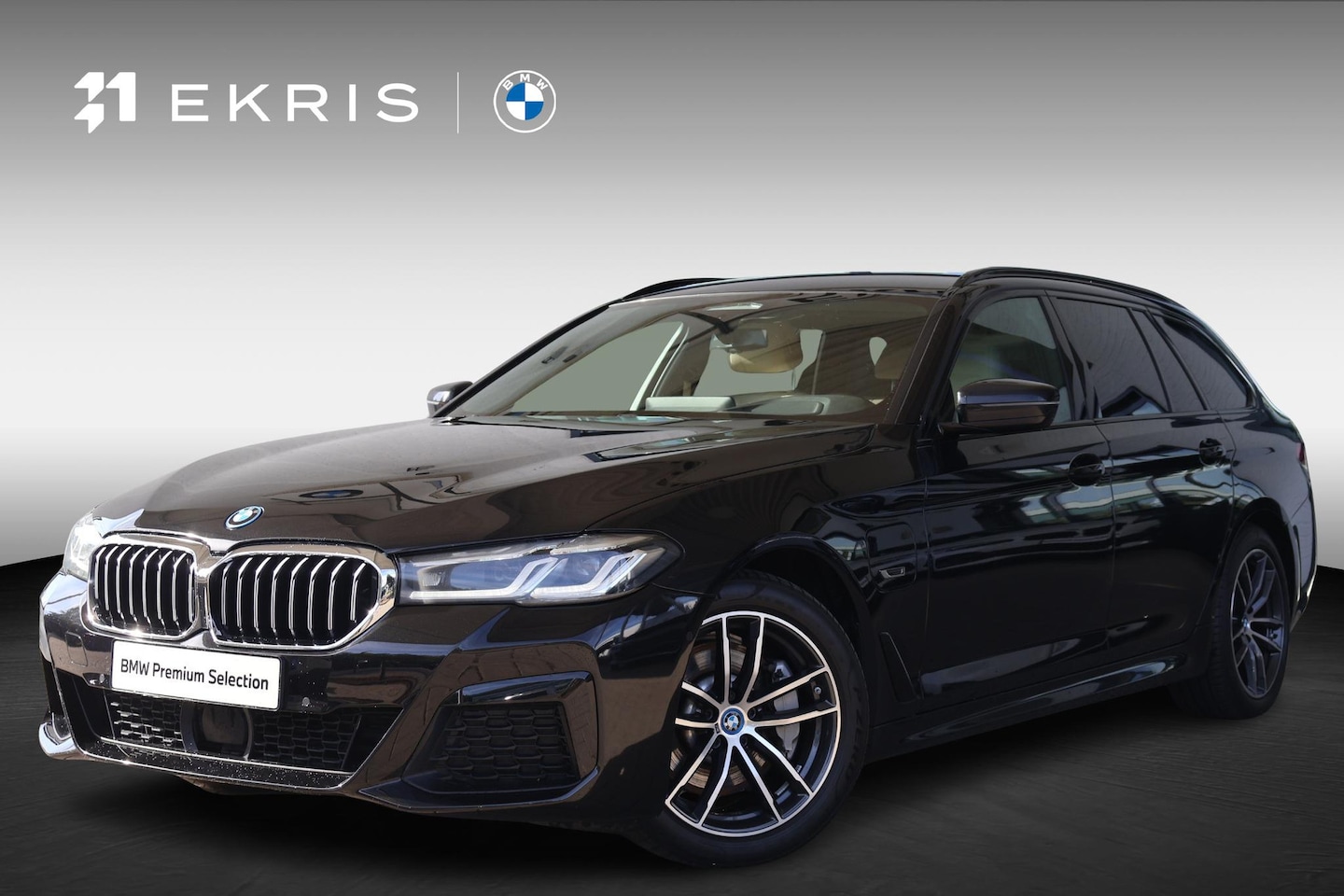 BMW 5-serie Touring - 530e | M Sport | Stoel- en Stuurverwarming | Driving Assistant Professional | Trekhaak - AutoWereld.nl