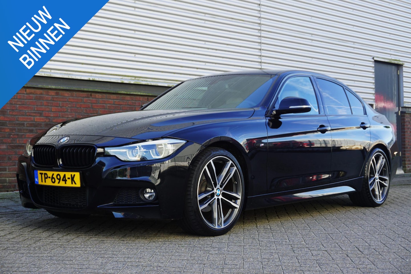 BMW 3-serie - 318i Edition M Sport Shadow Executive/19 Inch/ Carplay/Camera. - AutoWereld.nl