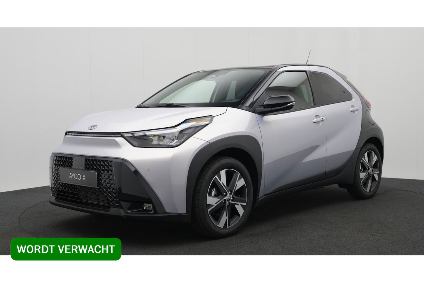 Toyota Aygo X - Hybrid 115 pulse Automaat ** Stoelverwarming ** Camera ** Carplay ** Keyless - AutoWereld.nl