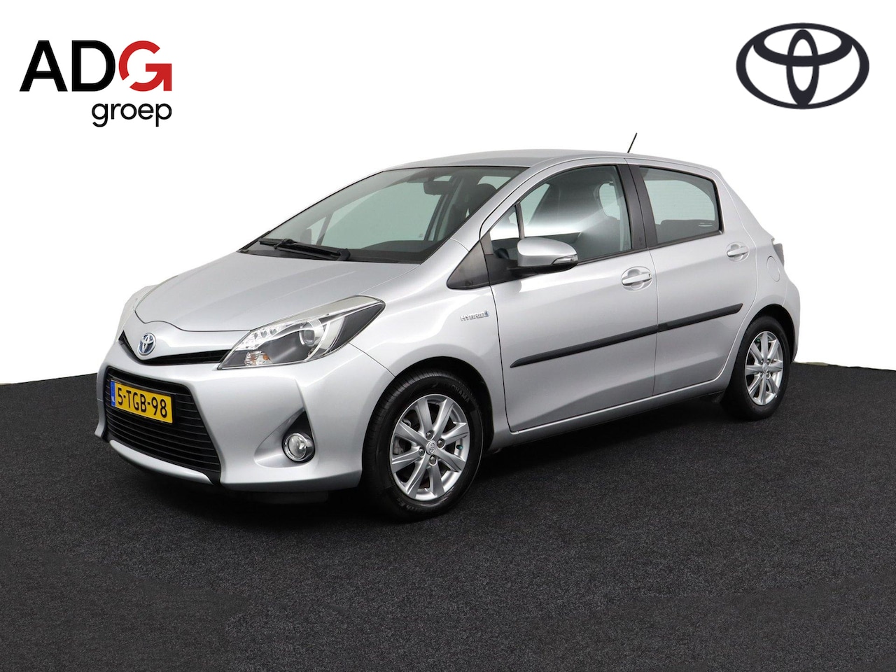 Toyota Yaris - 1.5 Full Hybrid Aspiration | navigatie | lm velgen | - AutoWereld.nl