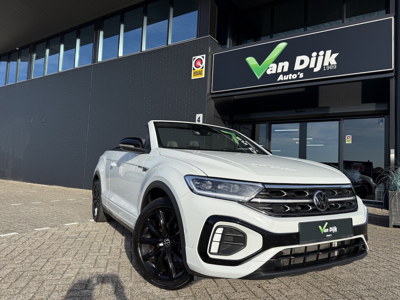 Volkswagen T-Roc Cabrio - 1.5 TSI R-Line Navi Camera Virt.Cockp.Trekhaak - AutoWereld.nl