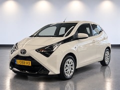 Toyota Aygo - 1.0 VVT-i x-play | Achteruitrijcamera | Apple Carplay/Android Auto|telefoonintegratie prem