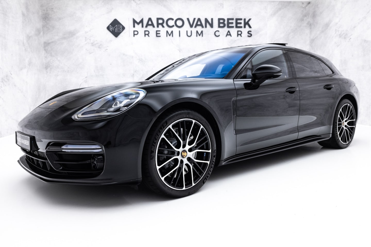Porsche Panamera Sport Turismo - 2.9 4S E-Hybrid | SportDesign | Pano | Achterassturing | Massage - AutoWereld.nl