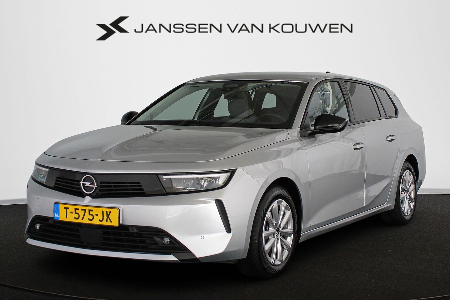 Opel Astra Sports Tourer - 1.2 Business Edition Trekhaak Stuur-Stoelverwarming Camera - AutoWereld.nl