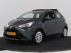 Toyota Aygo - 1.0 VVT-i x-play Automaat | Cabrio | Apple carplay / Android auto | Airco | Buy & Drive