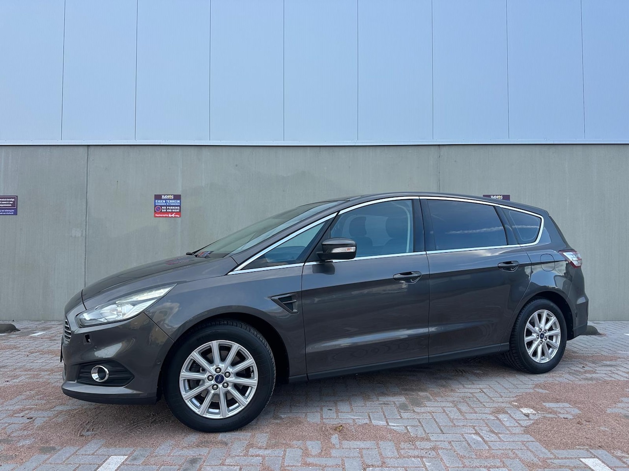 Ford S-Max - 1.5 Titanium 7p. Climate C, Cruise C, Navigatie, Afn.Trekhaak!!! - AutoWereld.nl