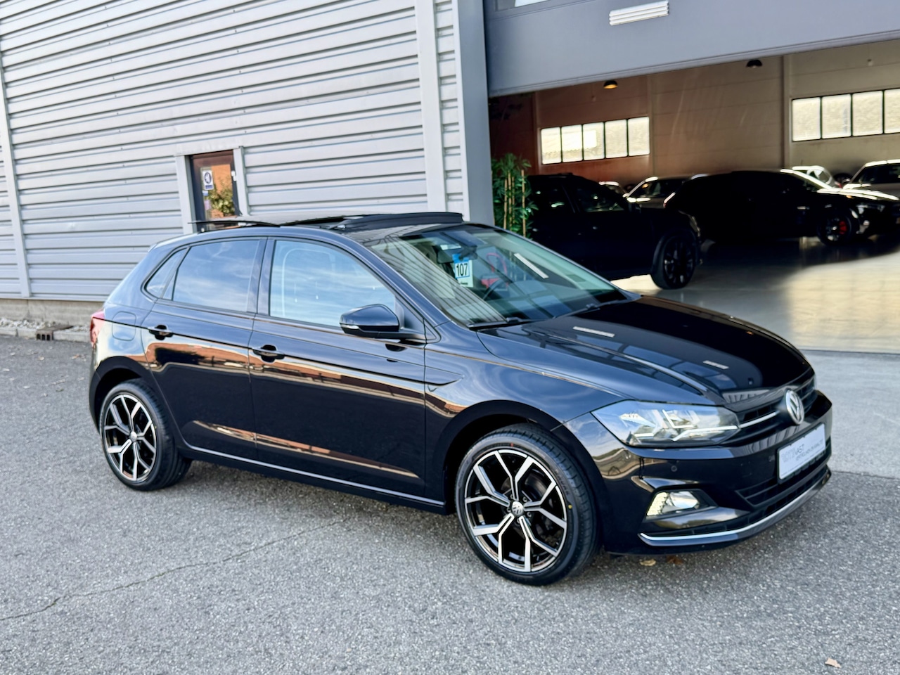 Volkswagen Polo - 1.0 TSI Highline Panodak|PDC|Climate|Media Zwart! - AutoWereld.nl