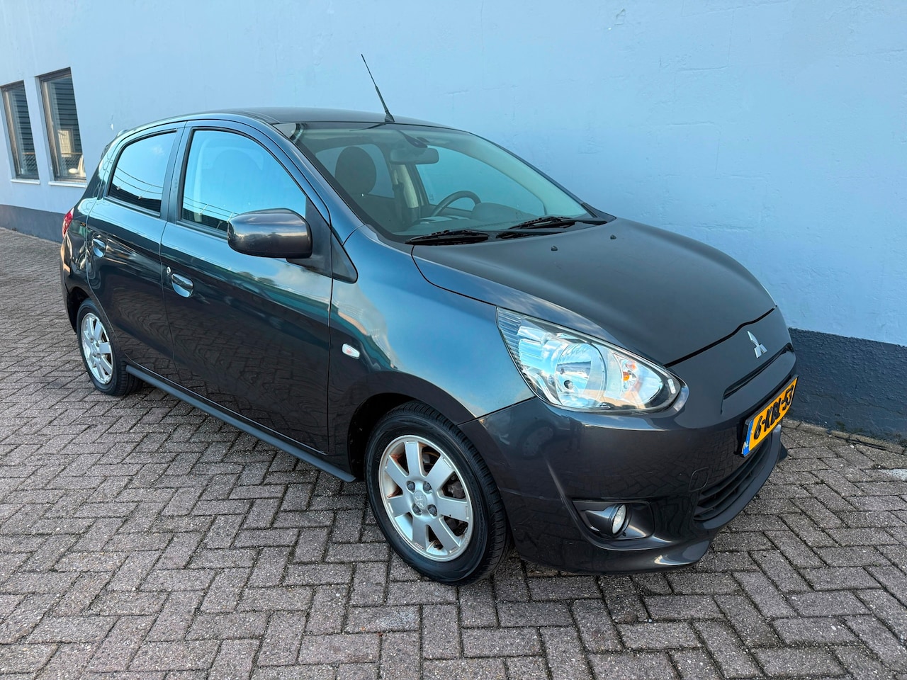 Mitsubishi Space Star - 1.0 Intense 5-Deurs - Climate Control - AutoWereld.nl