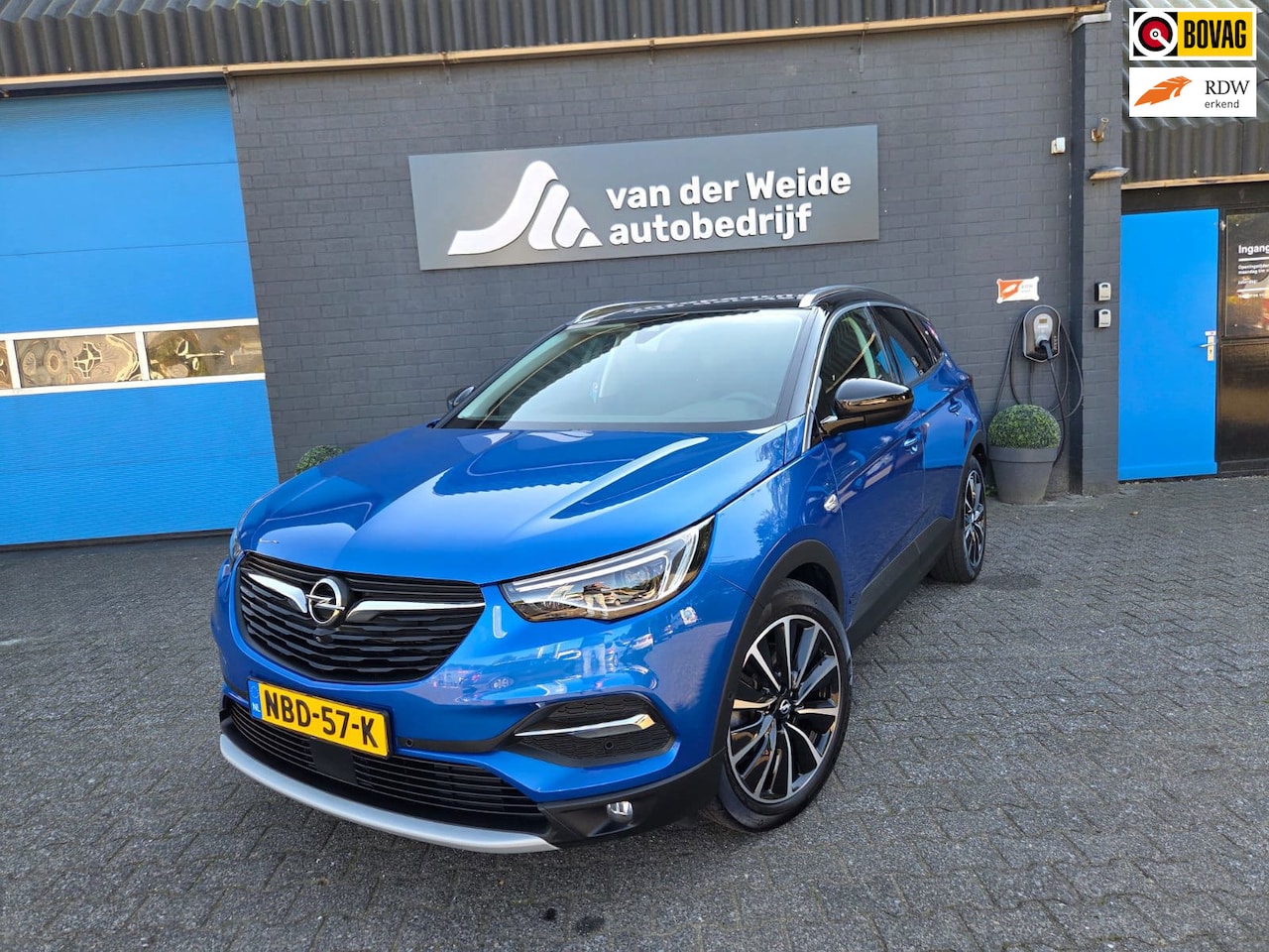 Opel Grandland X - 1.6 Turbo Hybrid4 Business Executive 1.6 Turbo Hybrid4 Business Executive - AutoWereld.nl