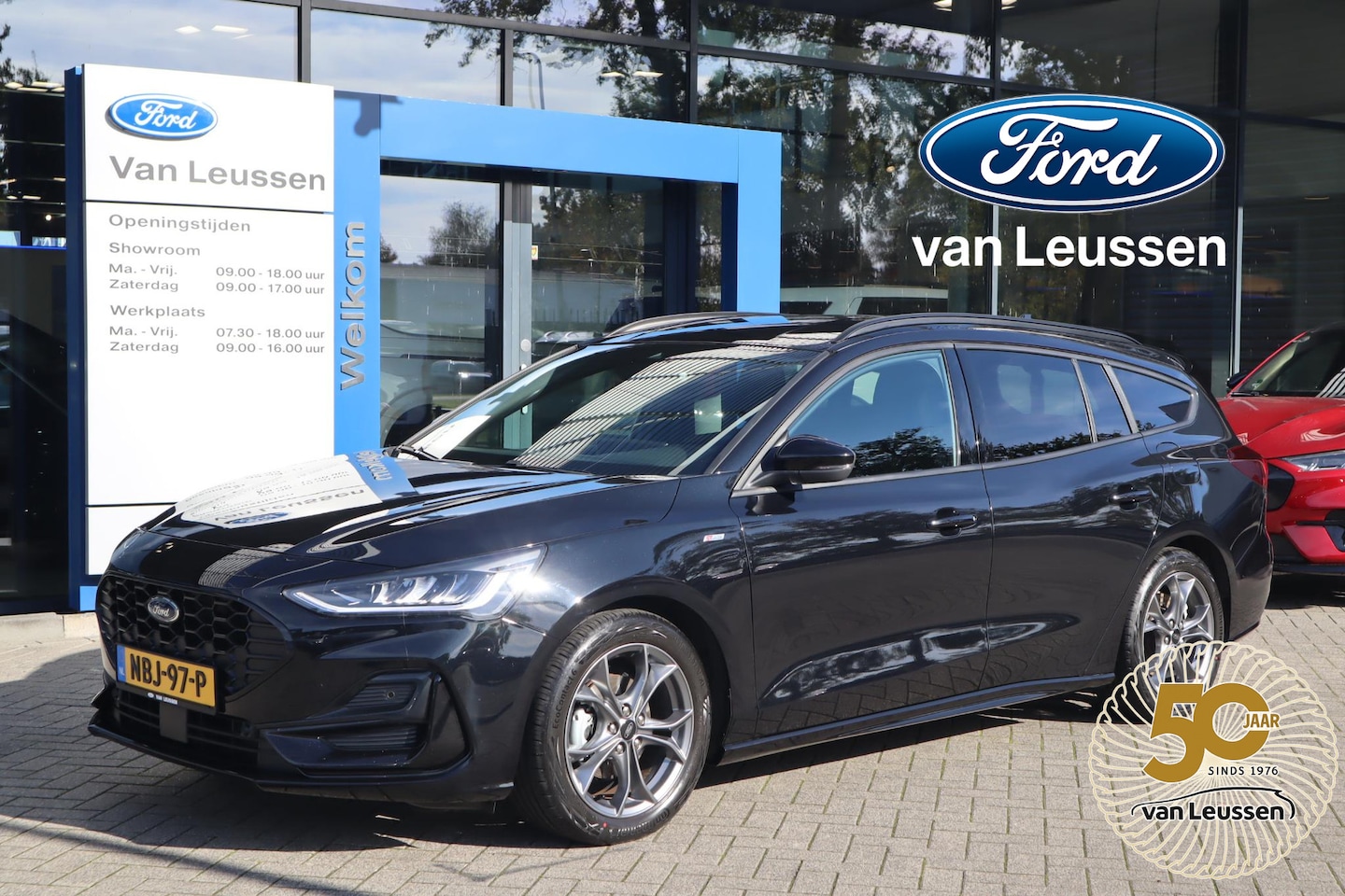 Ford Focus Wagon - 155PK ST-LINE-X AUTOMAAT BTW AFN-TREKHAAK EL-ACHTERKLEP HEAD-UP BLISS WINTERPACK 4JAAR/100 - AutoWereld.nl