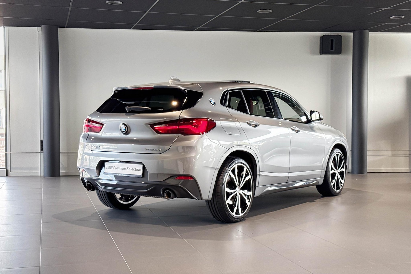 BMW X2 - sDrive20i Business Edition Plus | M Sport | Glazen Panoramadak | Hifi | Comfort Access | H - AutoWereld.nl