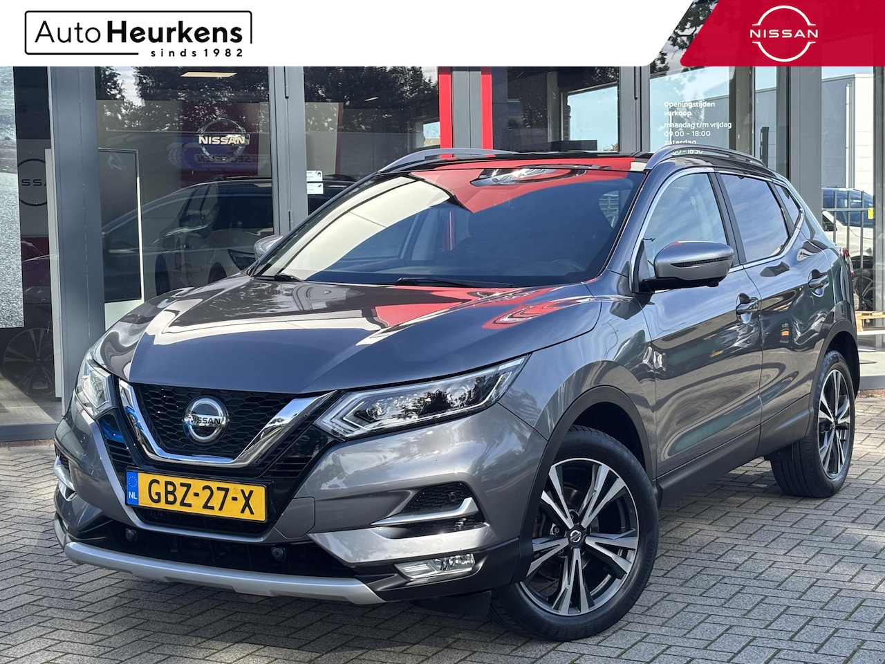 Nissan Qashqai - DIG-T 140 MT N-Motion | Panoramadak | LED koplampen | Trekhaak | 18 inch | - AutoWereld.nl