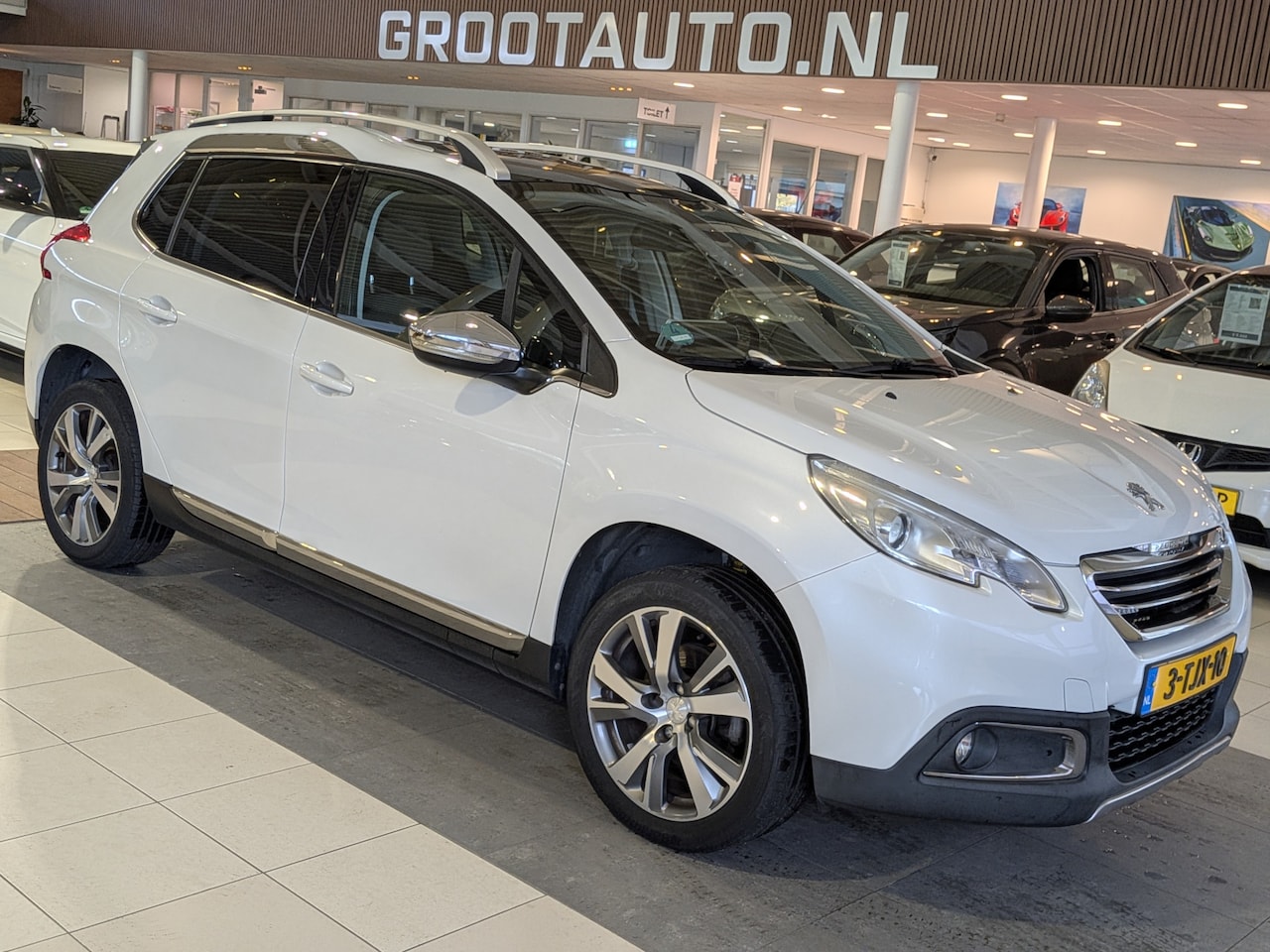 Peugeot 2008 - 1.6 VTi Féline Trekhaak, Panoramadak, Cruise Control - AutoWereld.nl