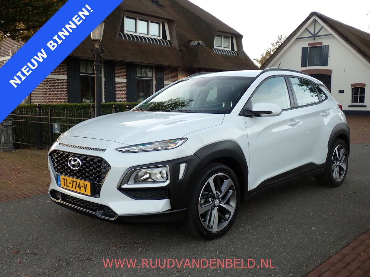 Hyundai Kona - 1.0T Essence / CARPLAY / CRUISE / CAMERA / PDC - AutoWereld.nl