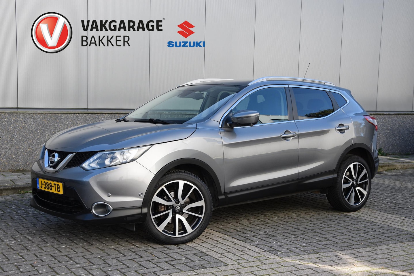 Nissan Qashqai - 1.6 Tekna | lederen bekleding | parkeersensoren | panoramadak | - AutoWereld.nl