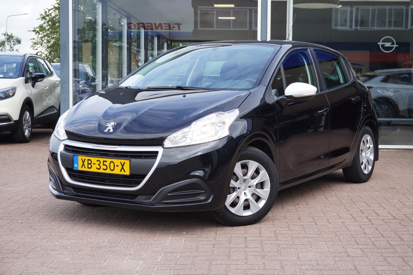 Peugeot 208 - 1.2 PureTech Like 5deurs | 74.000KM | CarPlay | Elek. Pakket | Vol opties | Inruil mogelij - AutoWereld.nl