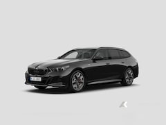 BMW i5 Touring - xDrive40 M Sport Pro | Trekhaak | Head-Up | 360 Camera | Harman Kardon | Adaptief Onderste