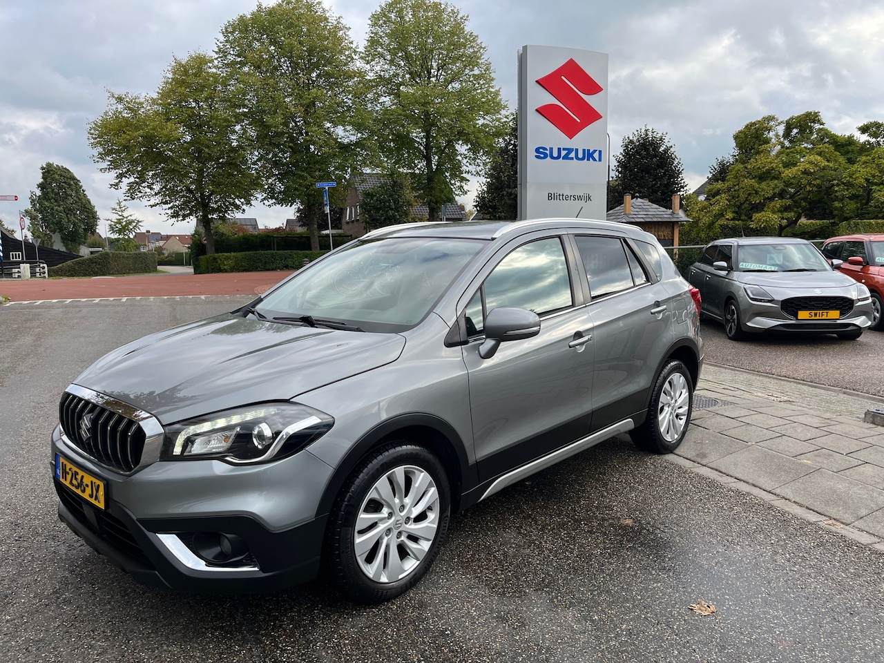 Suzuki S-Cross - 112 PK Boosterjet Select // Door ons nieuw geleverd en onderhouden // Trekhaak // Navi // - AutoWereld.nl