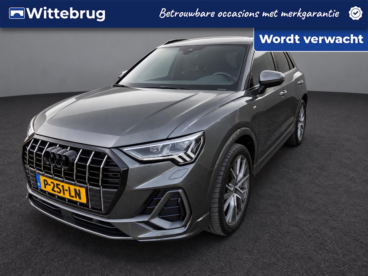 Audi Q3 - 35 TFSI S edition / Digitaal dashboard / Panoramadak / Camera / Navigatie / Dodehoek herke - AutoWereld.nl