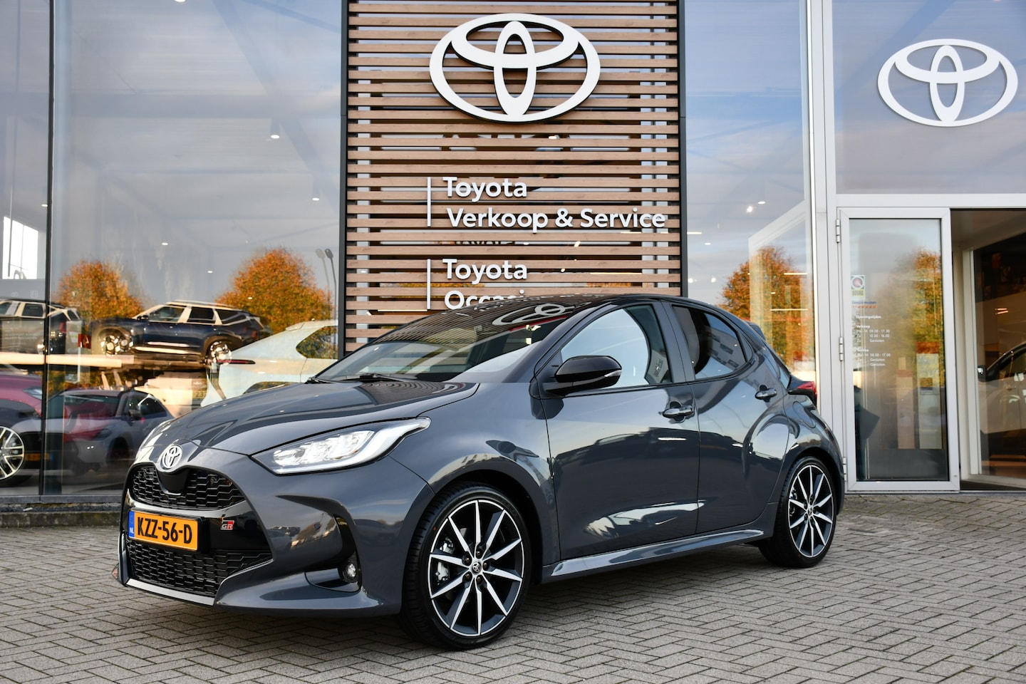 Toyota Yaris - 1.5 Hybrid 130 GR SPORT Automaat 130pk | GR SPORT Plus Pack | BSM | PDC vóór én achter | - AutoWereld.nl
