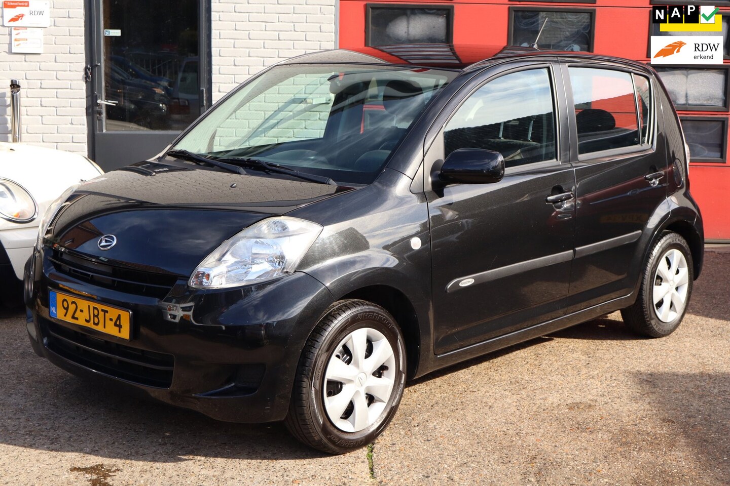 Daihatsu Sirion 2 - 1.0-12V , AIRCO, CRUISE CONTR , DEALER AUTO - AutoWereld.nl