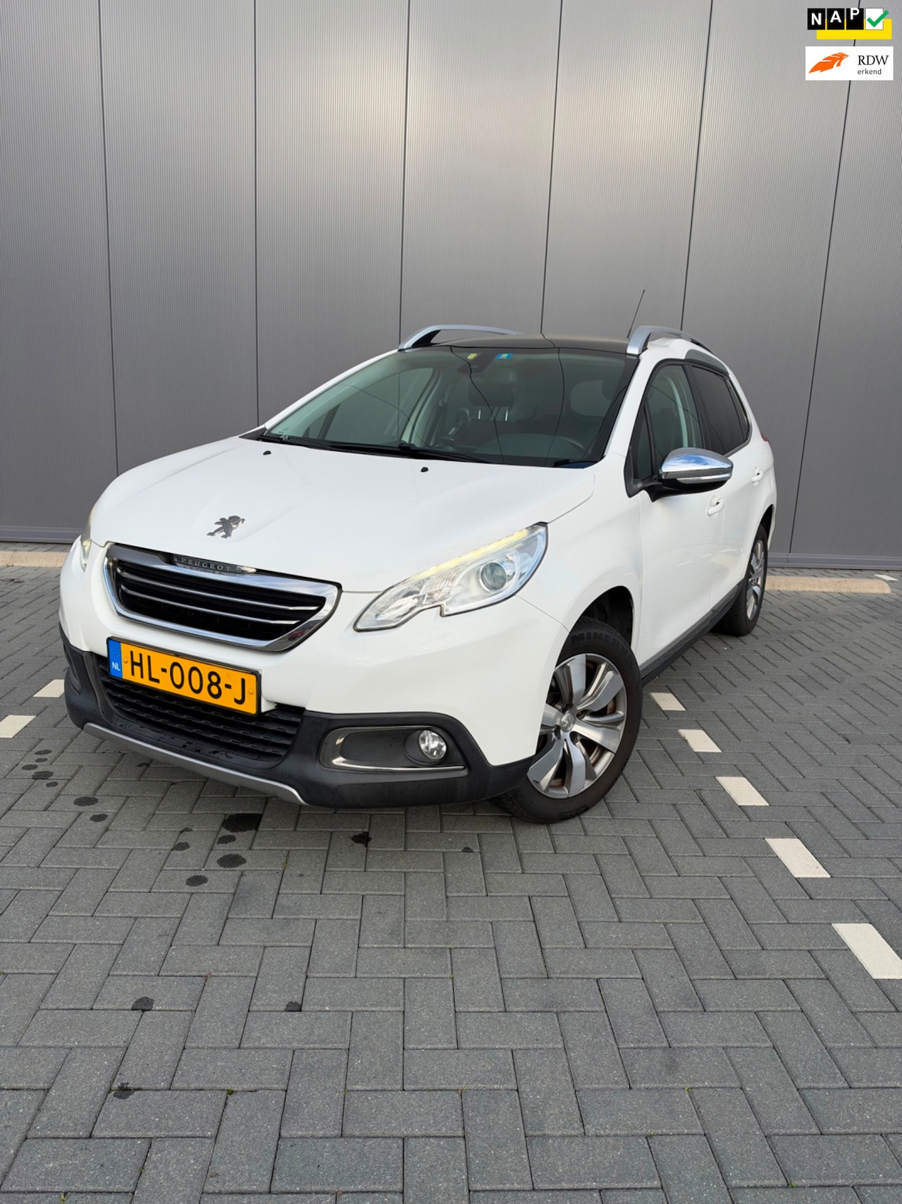 Peugeot 2008 - 1.2 PureTech Blue Lease Executive PANO / AIRCO/ CRUISE CONTROL / DB VERVANGEN / ELEKTRISCH - AutoWereld.nl