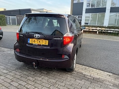 Toyota Verso S - 1.3 VVT-i Aspiration.Panorama dak. Keurig nette en volledig dealer onderhouden auto