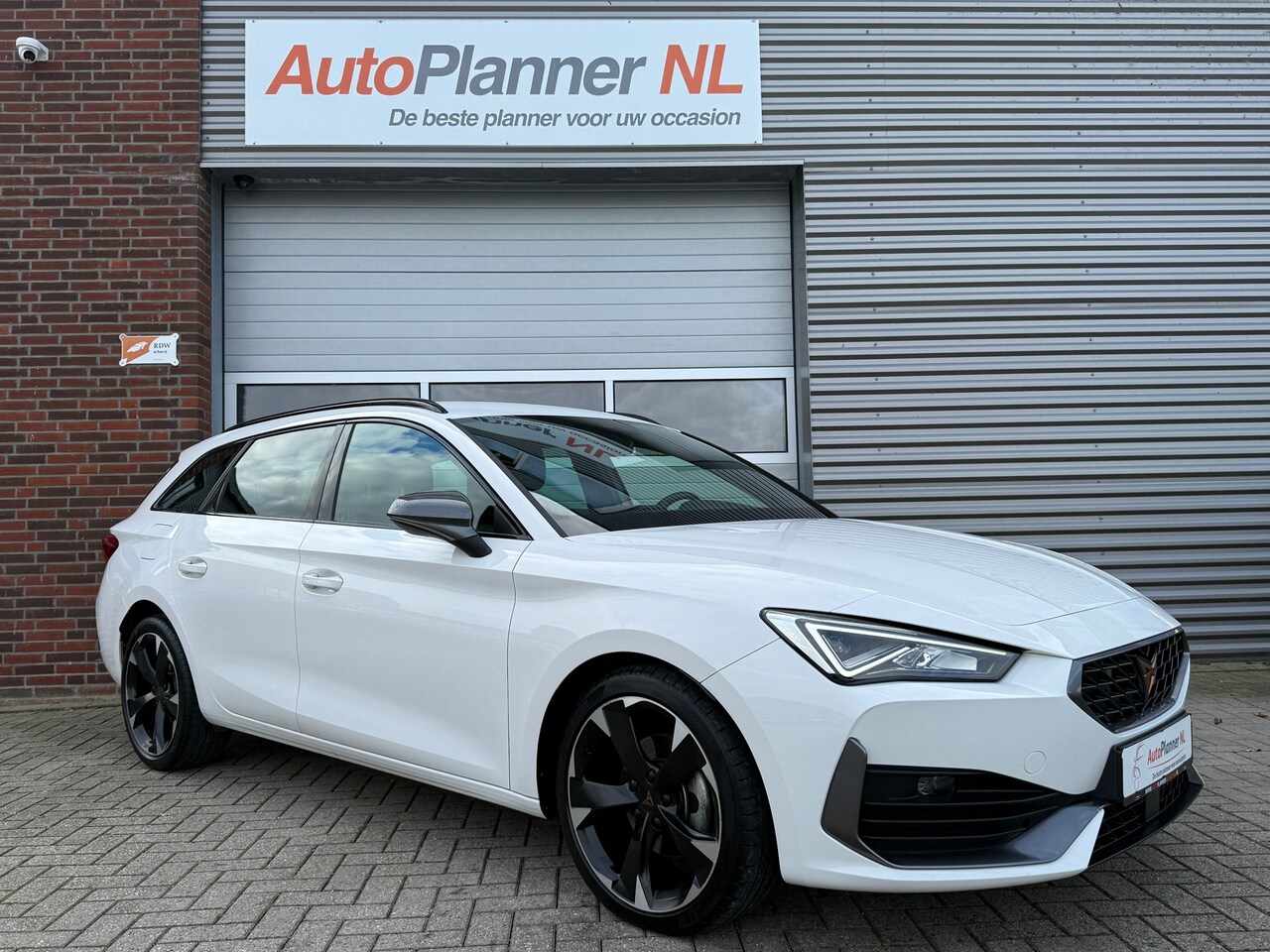 CUPRA Leon Sportstourer - 1.5 eTSI! Carplay! Sfeer! Virtual! - AutoWereld.nl