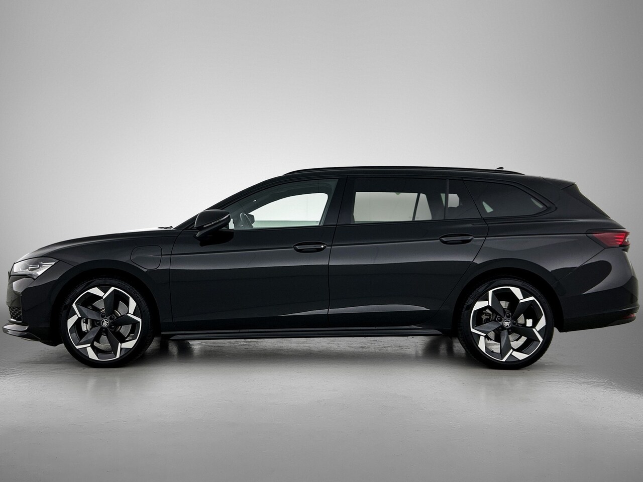 Skoda Superb Combi - 1.5 TSI PHEV Sportline Business | Trekhaak | Leder | Canton | DCC | - AutoWereld.nl