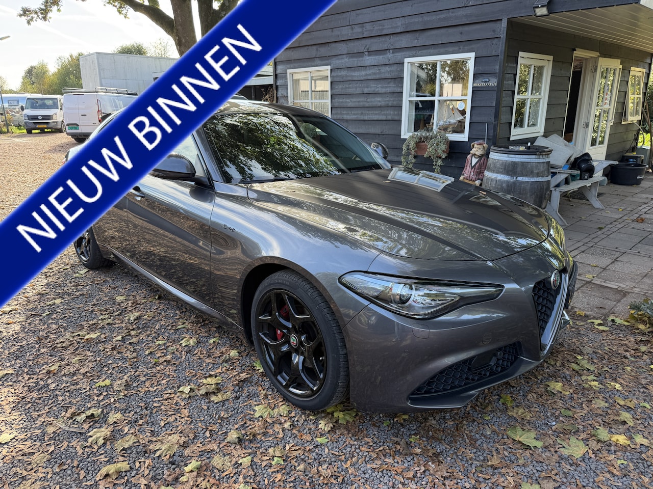 Alfa Romeo Giulia - 2.0T Sprint PERFORMANCE.PACK|ADAPTIVE|LEER - AutoWereld.nl