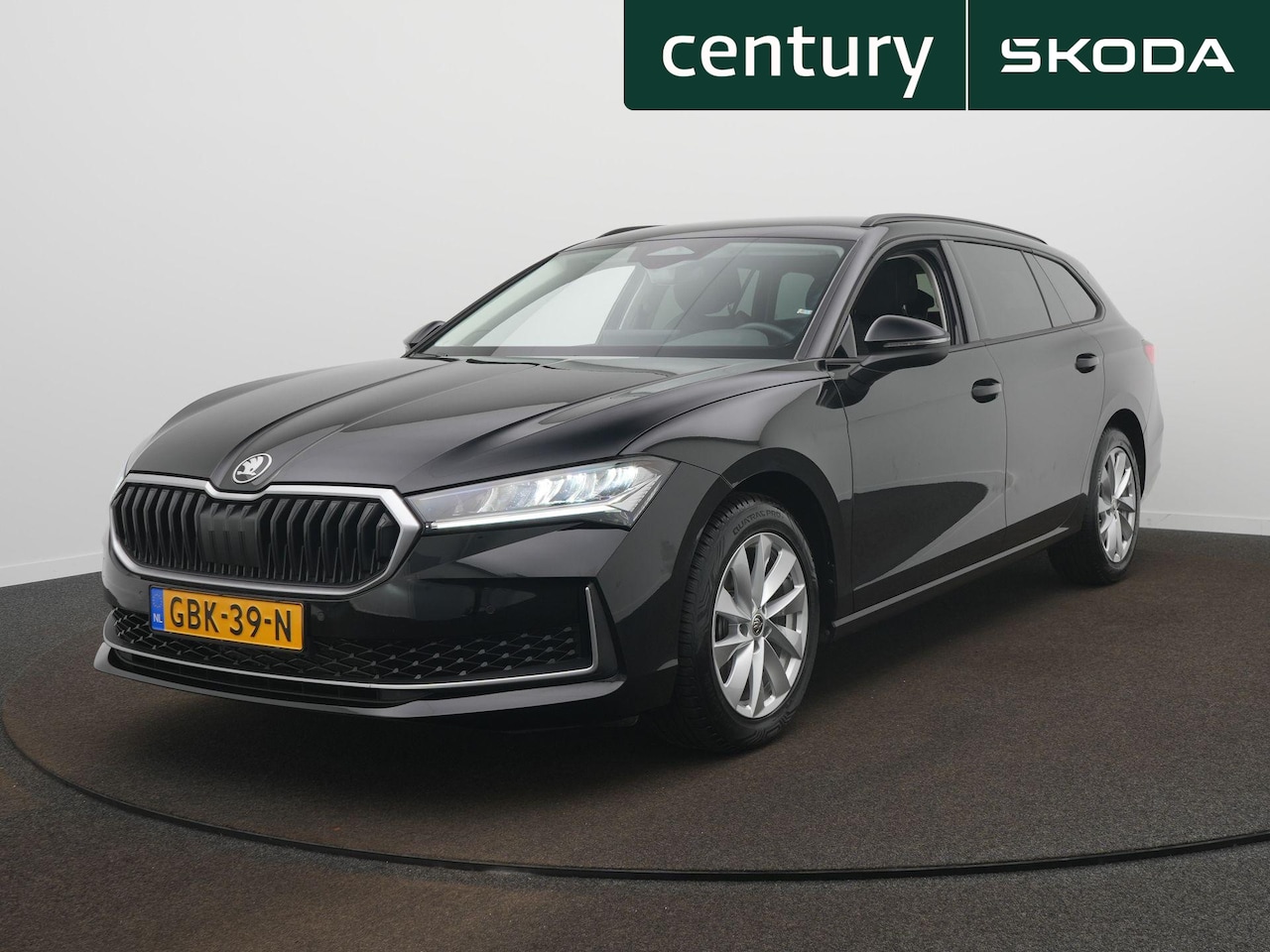 Skoda Superb Combi - First Edition 1.5 TSI 150PK | Camera | Trekhaak | ACC | Navi | Stoelverwarming | Side Assi - AutoWereld.nl