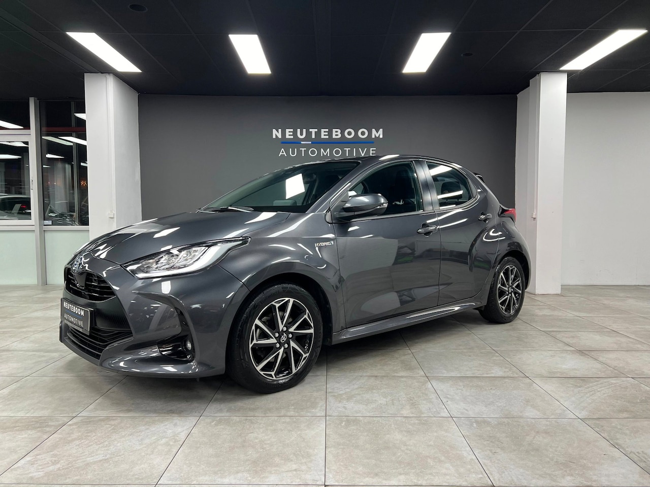Toyota Yaris - 1.5 Hybrid Dynamic | Carplay | Cam | Keyless| - AutoWereld.nl