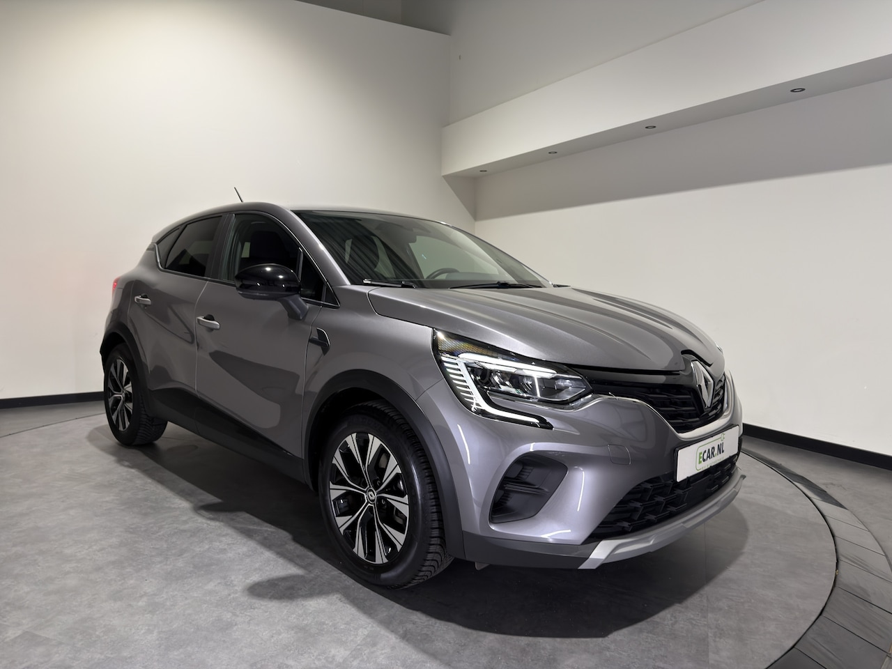 Renault Captur - 1.6 E-Tech Hybrid 145 Intens | Keyless | Apple CarPlay - Android Auto | LMV 17" - AutoWereld.nl