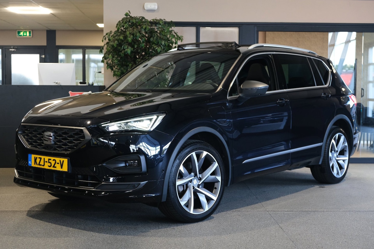 SEAT Tarraco - 1.4 TSI e-Hybrid PHEV FR 245PK Pano Trekhaak Cam Elek Achterklep Memory Stoel ACC - AutoWereld.nl