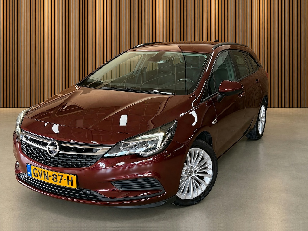 Opel Astra Sports Tourer - 1.0 Business Executive | Sensoren | Airco | Navigatie | Cruise - AutoWereld.nl