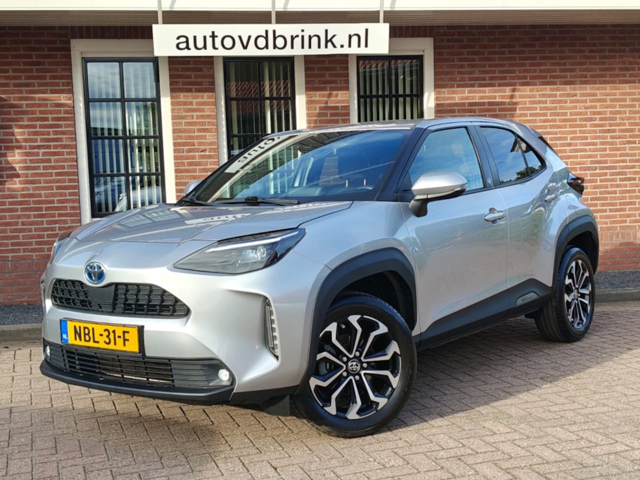 Toyota Yaris Cross - 1.5 Hybrid First Ed. STOEL/STUURVERWARMING / CAMERA / NAVI - AutoWereld.nl