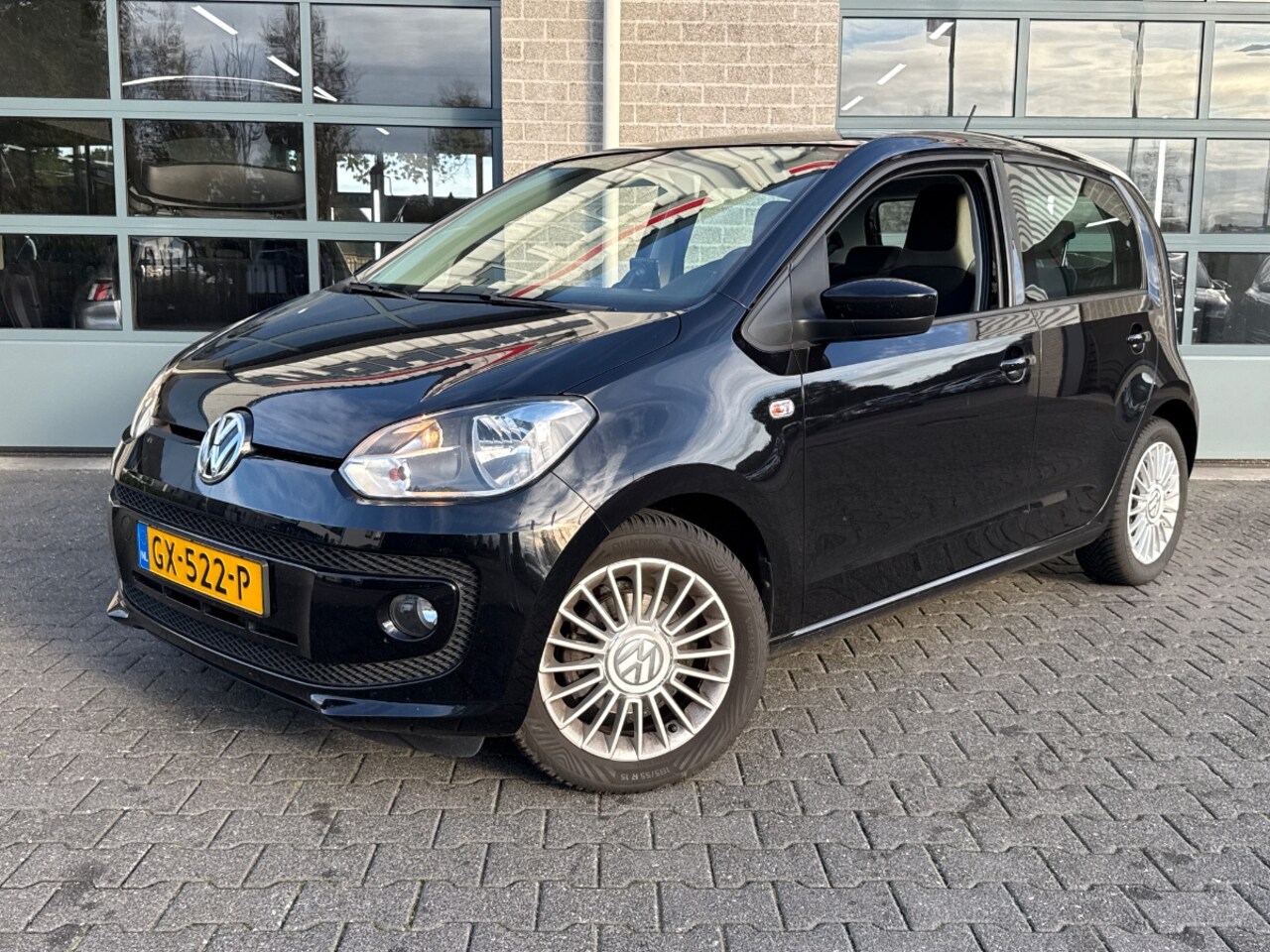 Volkswagen Up! - 1.0 high up! BlueMotion|1E EIGENAAR|AIRCO| - AutoWereld.nl