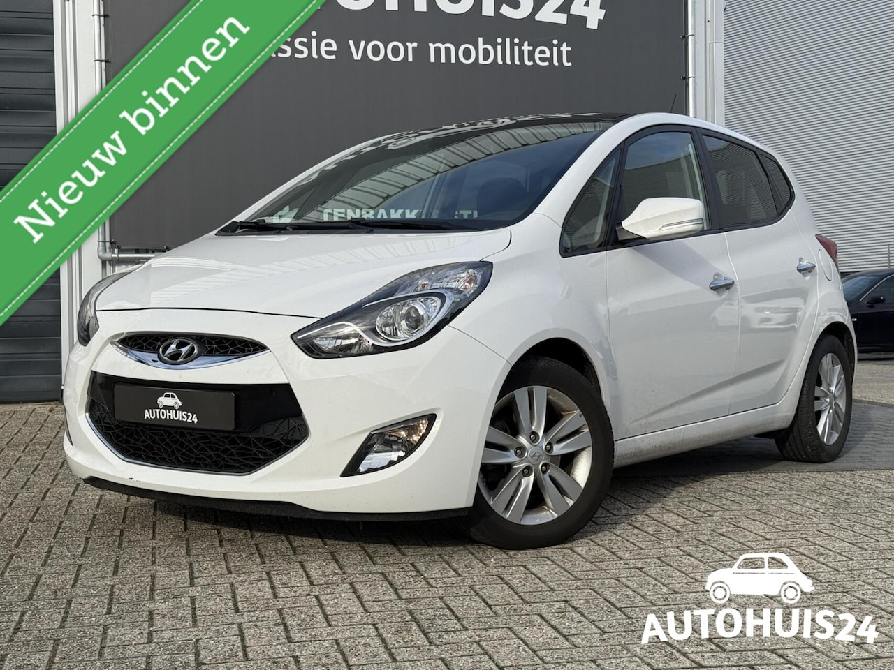 Hyundai ix20 - 1.6i i-Catcher AUTOMAAT TREKHAAK|PANODAK|KEYLESS - AutoWereld.nl