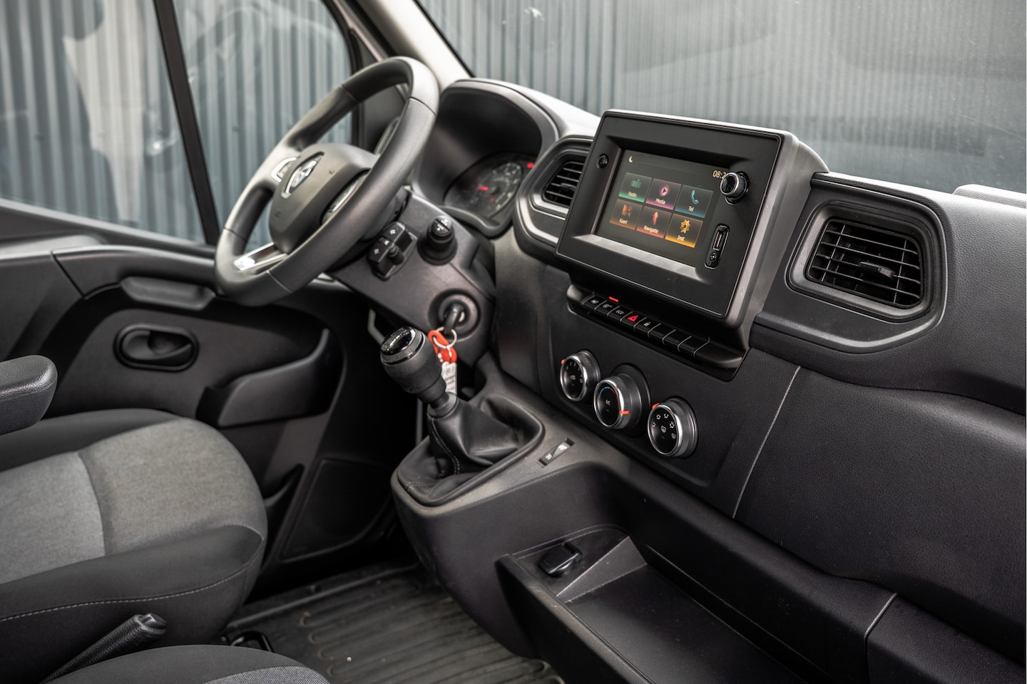 Renault Master - 2.3dCi | Bakwagen met Laadklep | LED | Carplay | Camera | Cruise - AutoWereld.nl