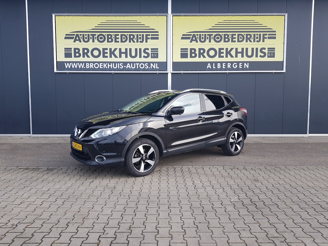 Nissan Qashqai - 1.2 Connect Edition Automatic - AutoWereld.nl