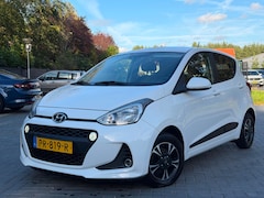 Hyundai i10 - 1.0i i-Premium/Cruise/Airco/stoelverwarming
