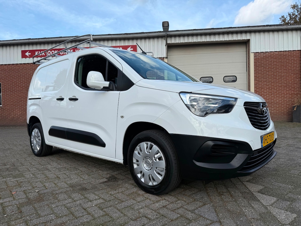 Opel Combo - 1.5D L1H1 Edition airco cruise imperiaal euro 6 - AutoWereld.nl