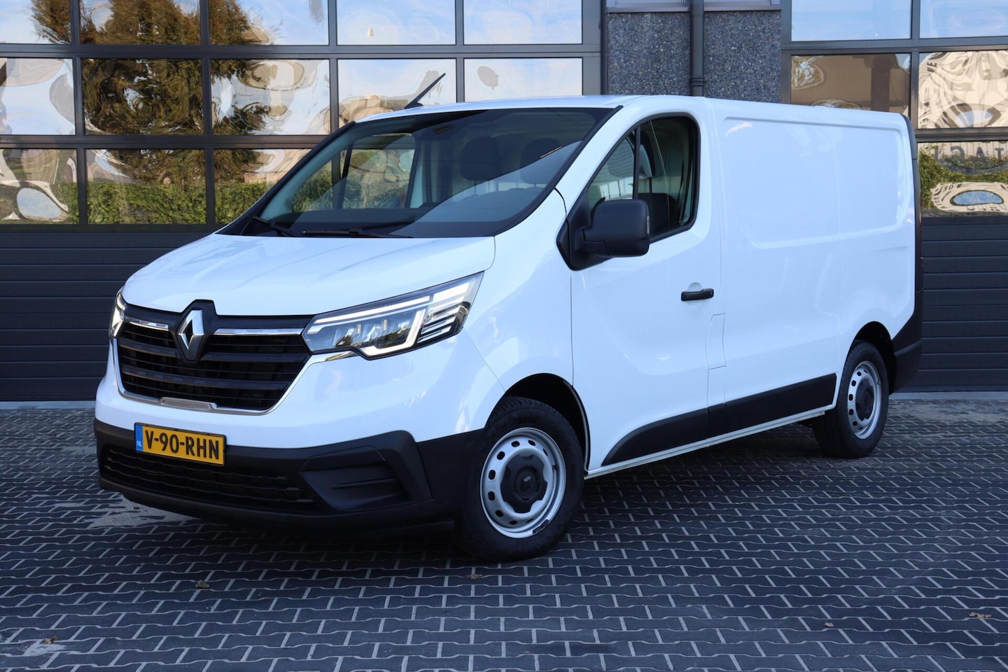 Renault Trafic - bestel 2.0 dCi L1H1 l 29.000 KM !! l AIRCO l CRUISE CONTROL - AutoWereld.nl